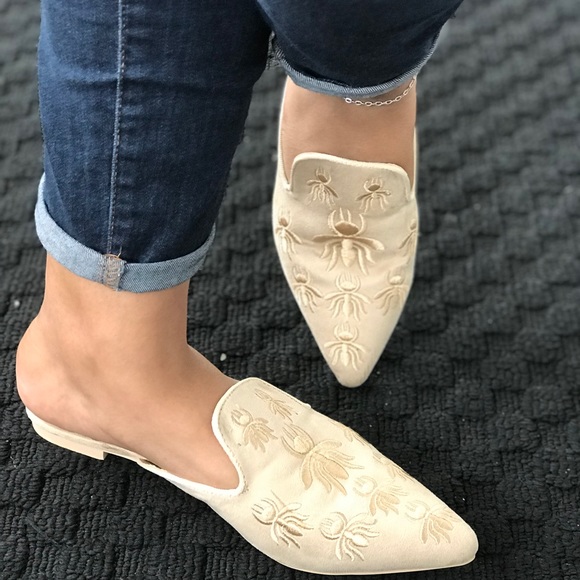 ladies flat leather mules